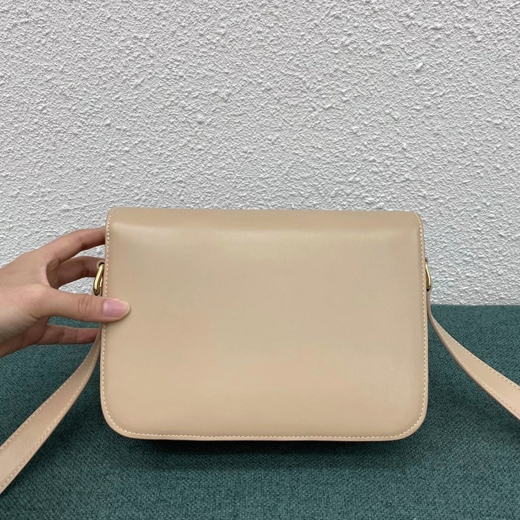 Top Quality Imitation Celine Triomphe Medium Bag In Nude