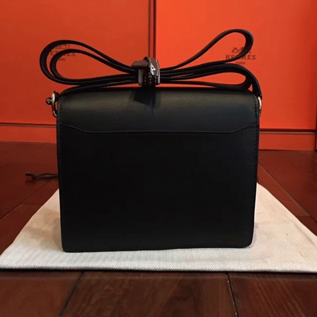Black knockoff Hermes Mini Sac Roulis handbag