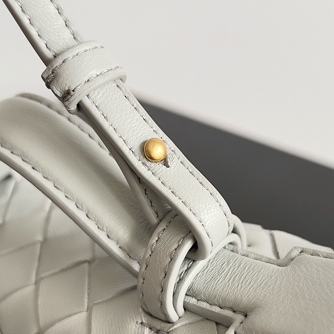Replica Bottega Veneta Bang Bang Vanity Case Ivory