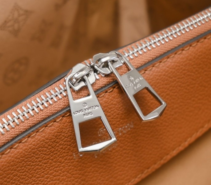 LV Mahina Bella Tote In Arizona Brown