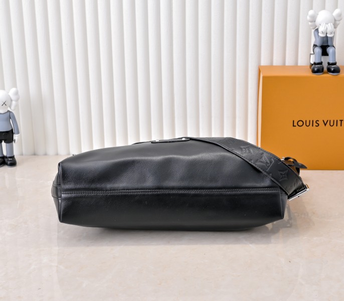 LV Night Vagabond Hobo In Black