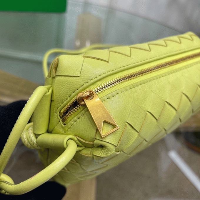 Knockoff Bottega Veneta Loop Small Bag Lantern