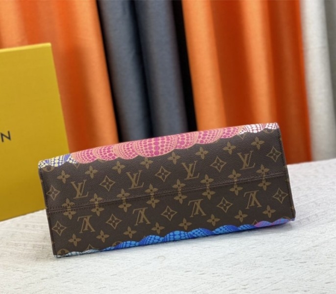 Louis Vuitton X YK Monogram Canvas Onthego MM Tote In Pumpkin