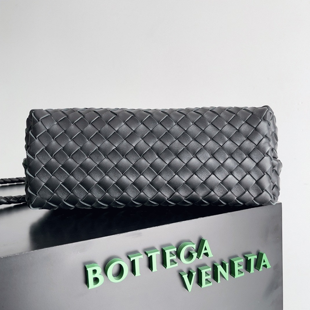 Replica Bottega Veneta Medium Andiamo Bag Black