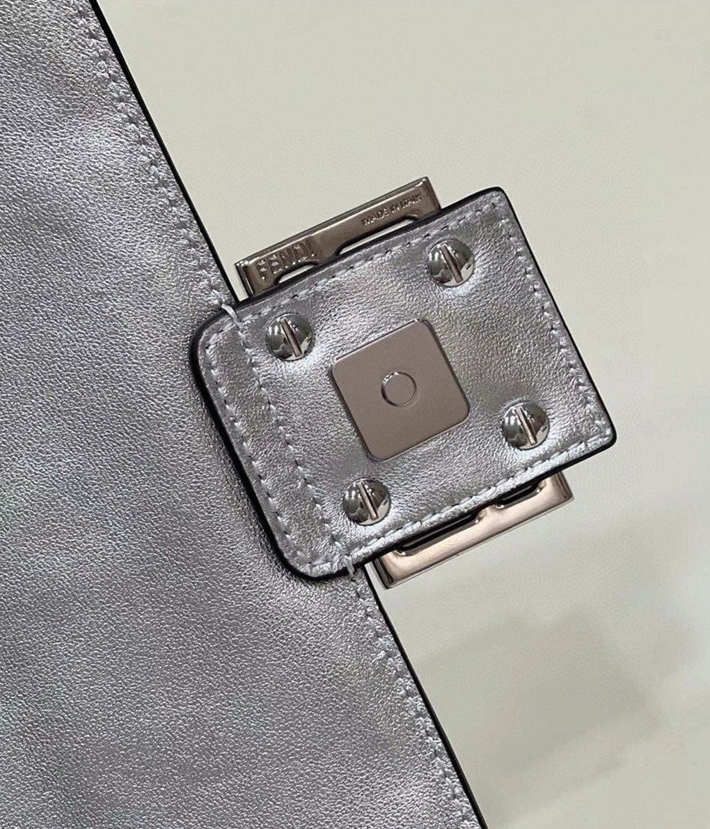 Top Quality Fendi Medium Baguette Bag In Silver FF