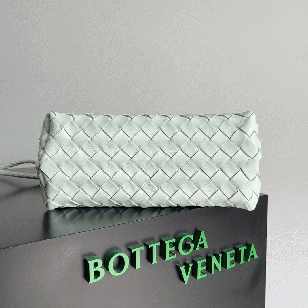 Replica Bottega Veneta Small Andiamo Bag Glacier