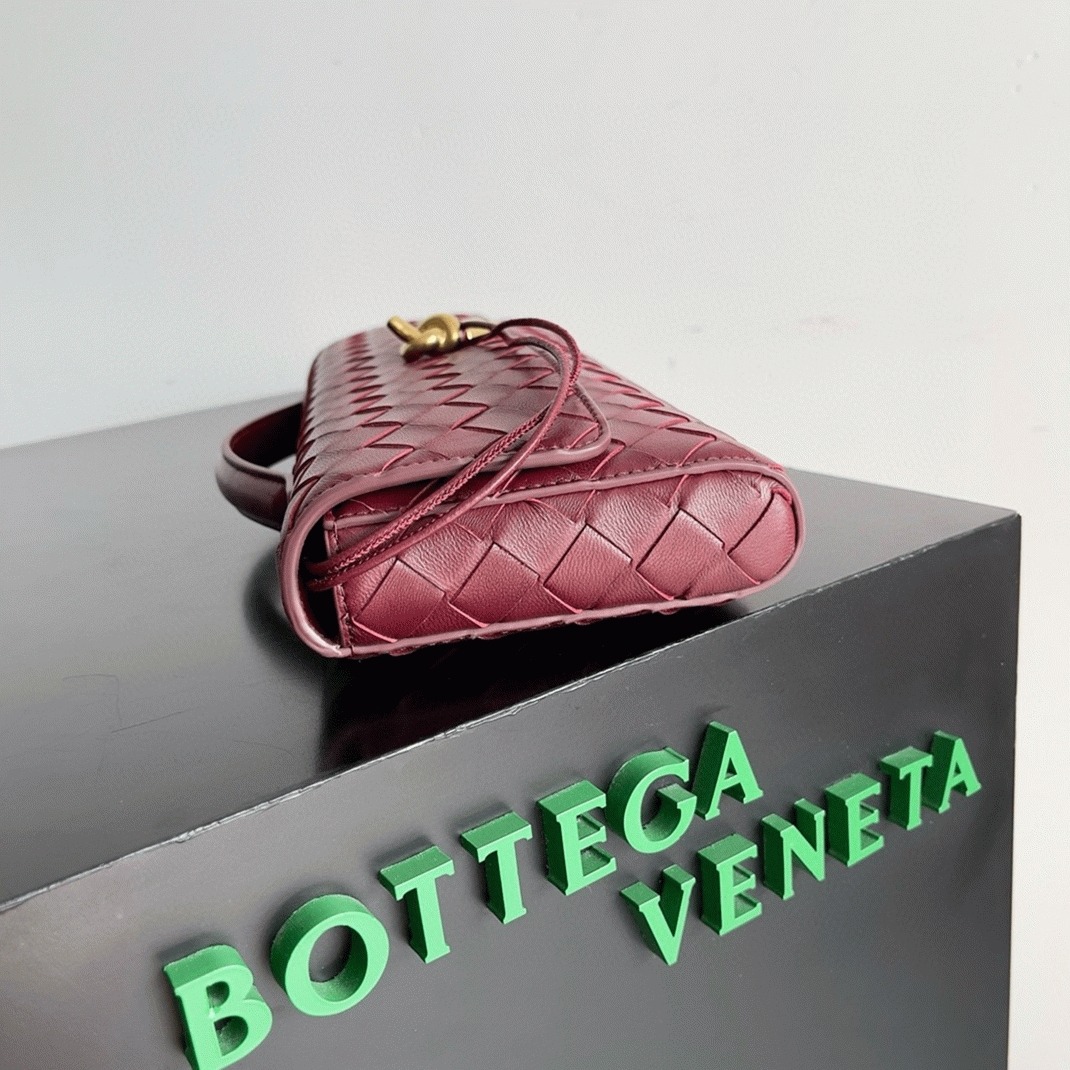 Replica Bottega Veneta Andiamo Clutch with Handle Barolo