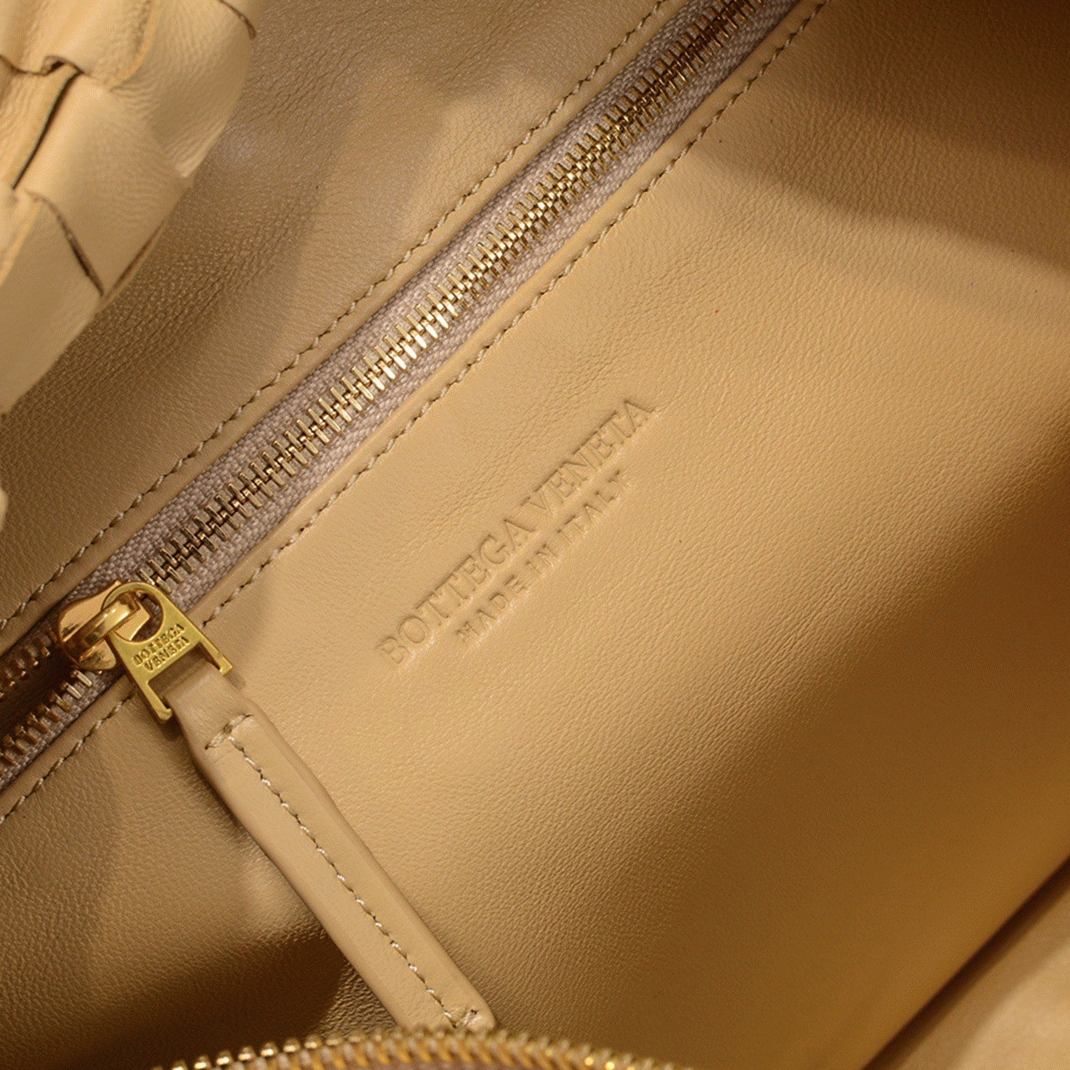 Faux Bottega Veneta BV Jodie Teen Bag Porridge