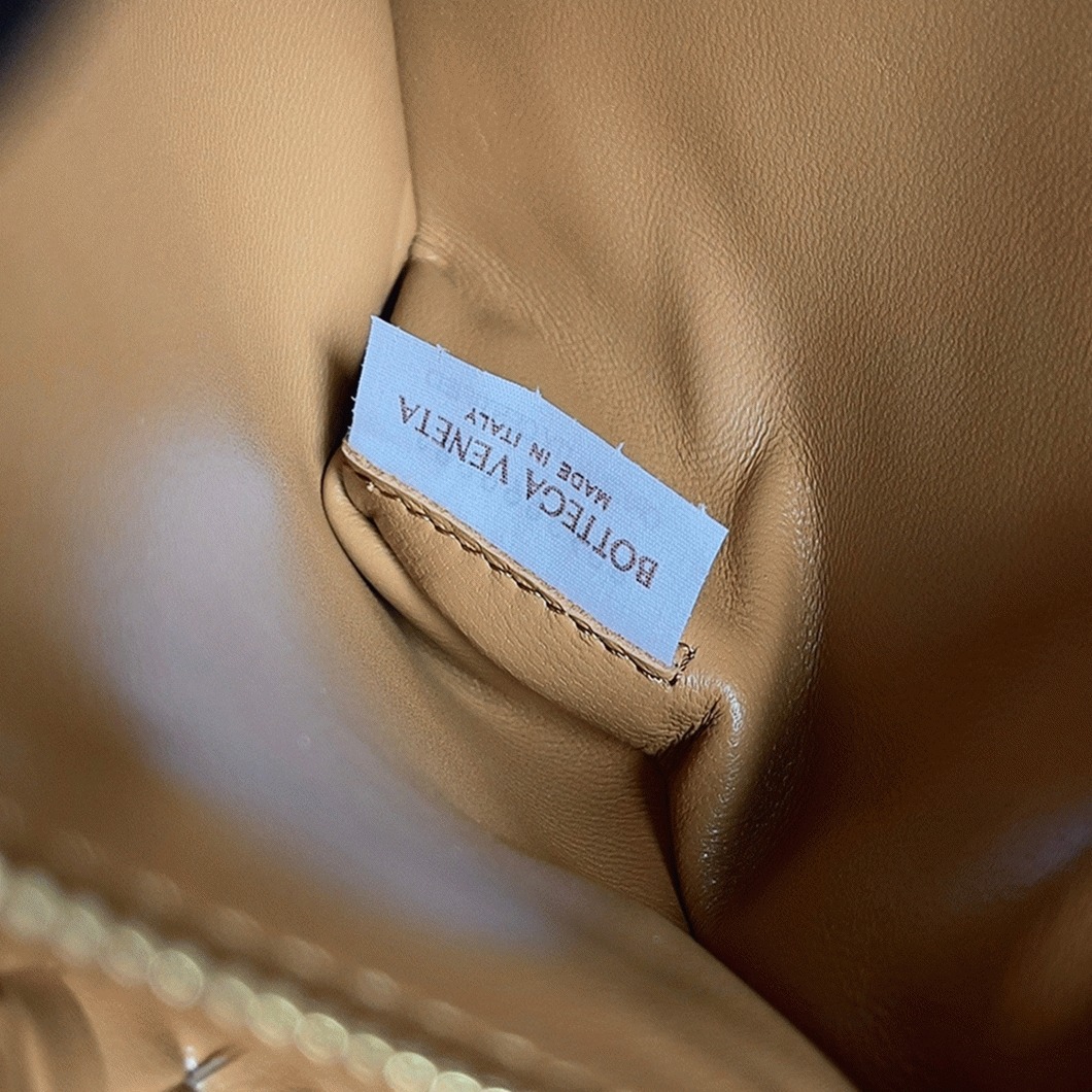 Fake Bottega Veneta Cobble Small Bag Caramel