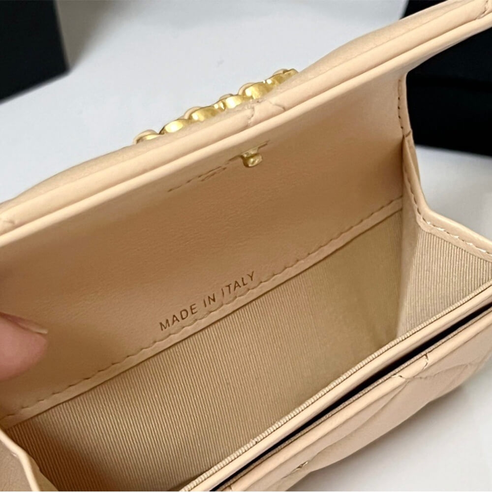 Chanel 19 flap card holder