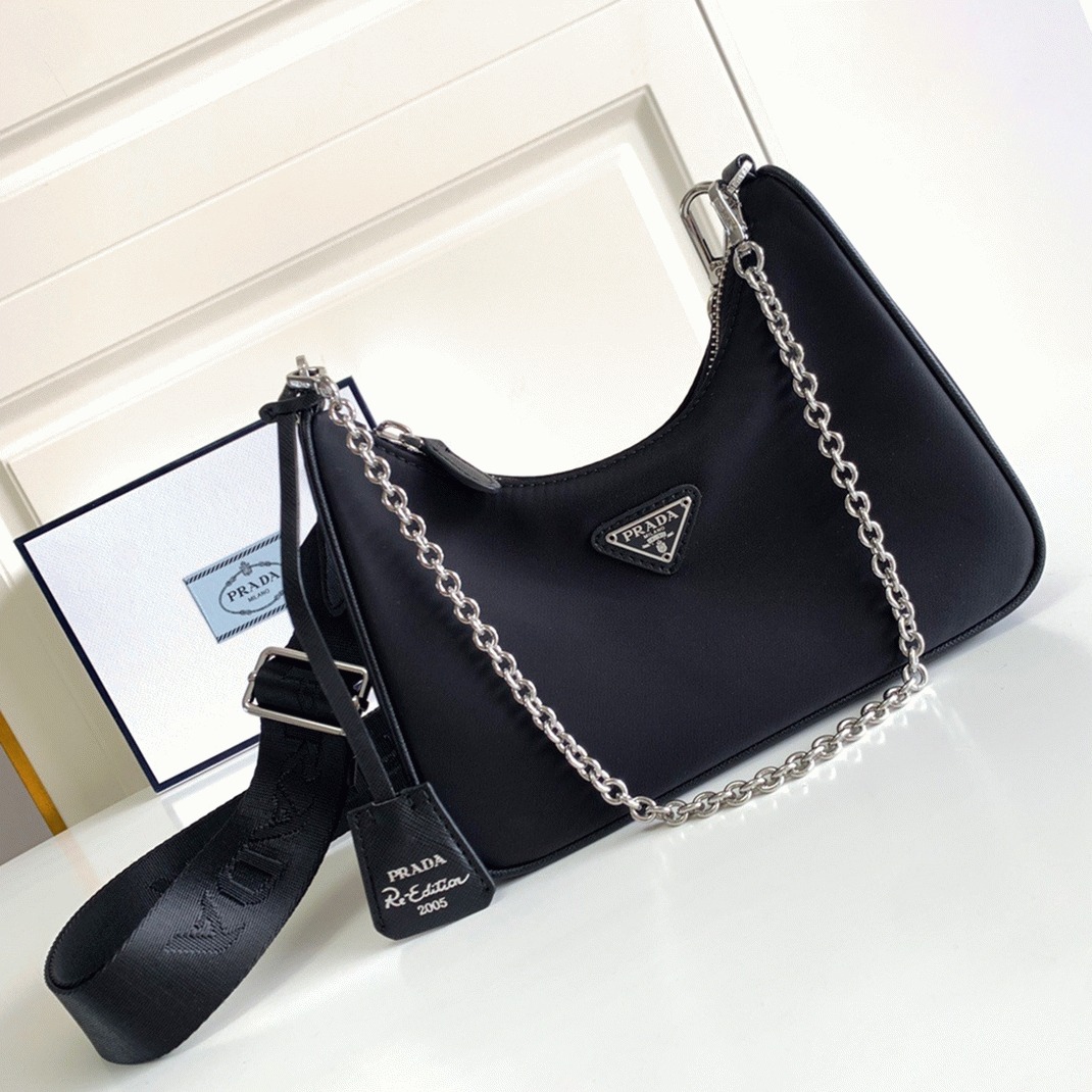 Prada Re-Edition Shoulder Bag Fake in Black