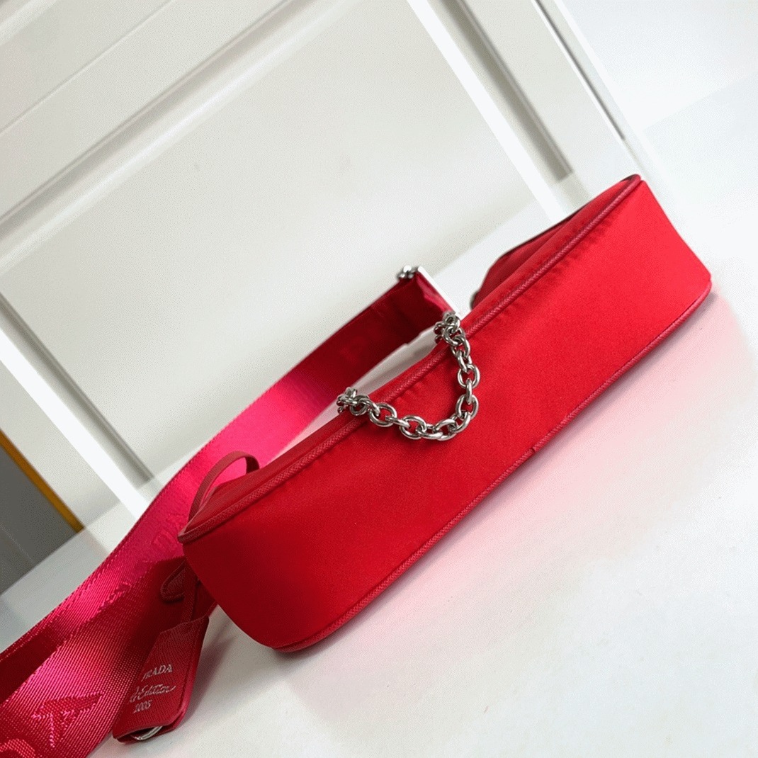 Prada Re-Edition Shoulder Bag Replica in Red