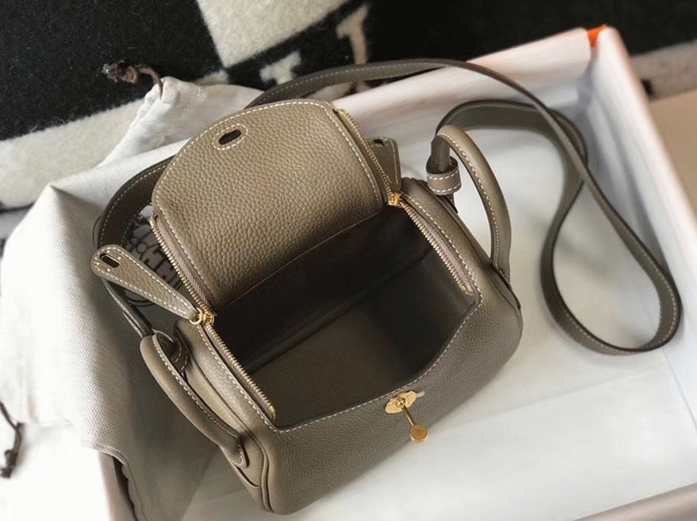 Replica Hermes Lindy Mini handbag in taupe color
