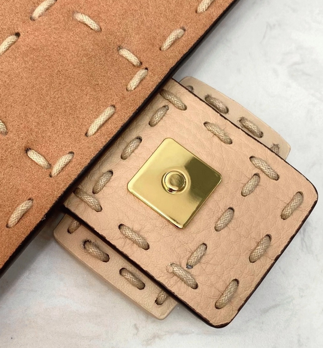 Top Quality Fake Fendi Medium Baguette Bag In Beige