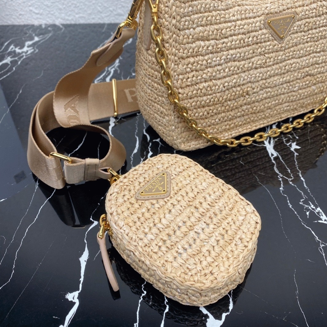 Prada Re-Edition Shoulder Bag Knockoff in Beige