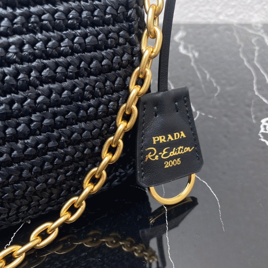 Prada Re-Edition Shoulder Bag Replica in Black