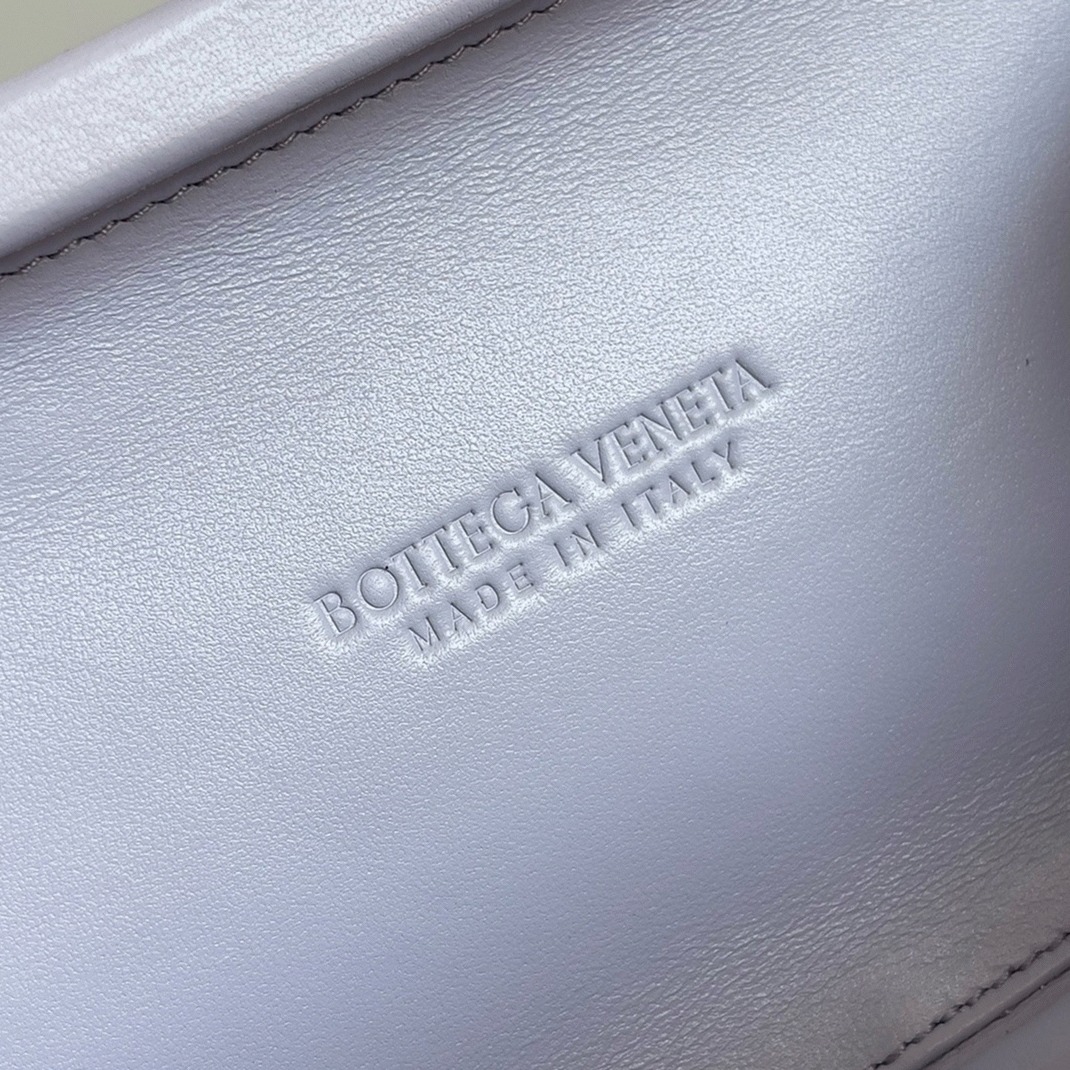 Replica Bottega Veneta Knot Minaudiere Clutch Oyster Sequins