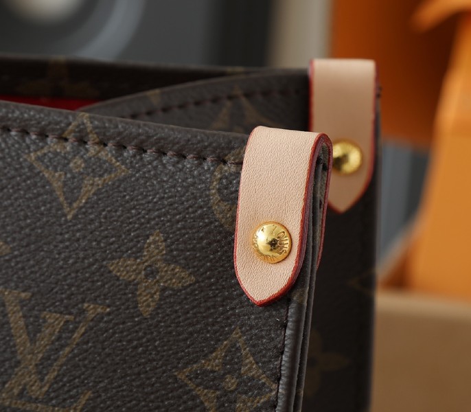 LV X TM Monogram Canvas OnTheGo MM With Bijou Edition