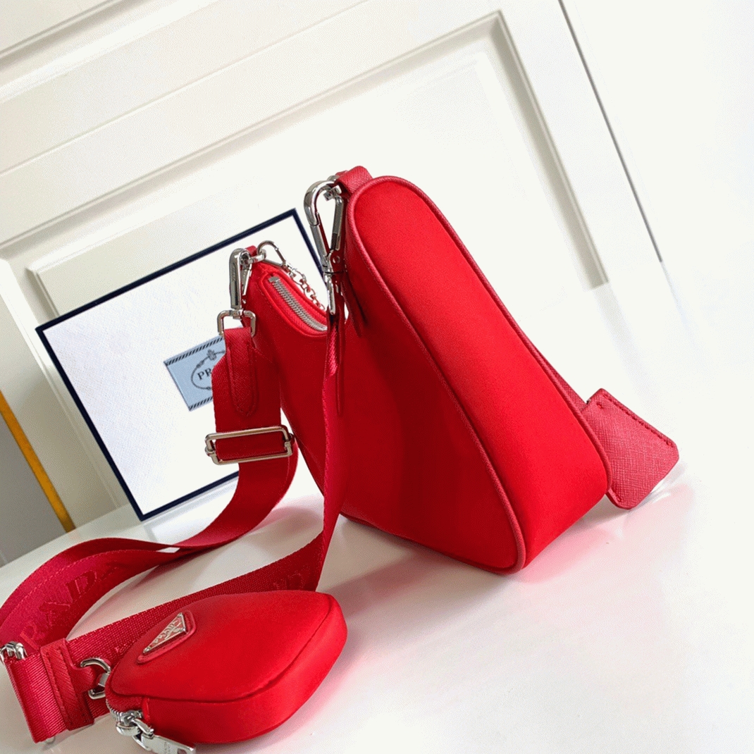 Prada Re-Edition Shoulder Bag Replica in Red