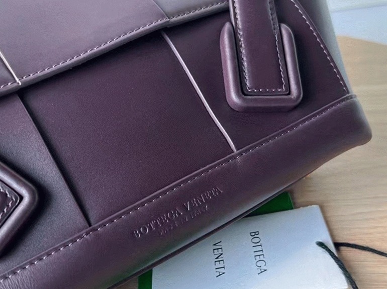 Top Quality Knockoff Bottega Veneta Arco Small Bag In Grape Intrecciato Calfskin