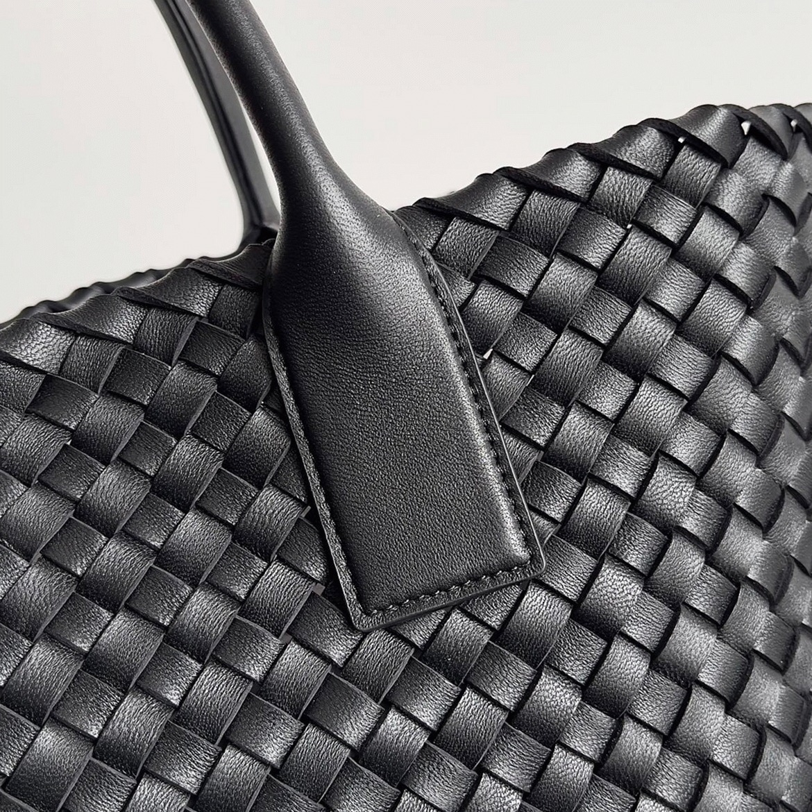 Top Quality Replica Bottega Veneta Cabat Medium Bag In Black Intrecciato Lambskin