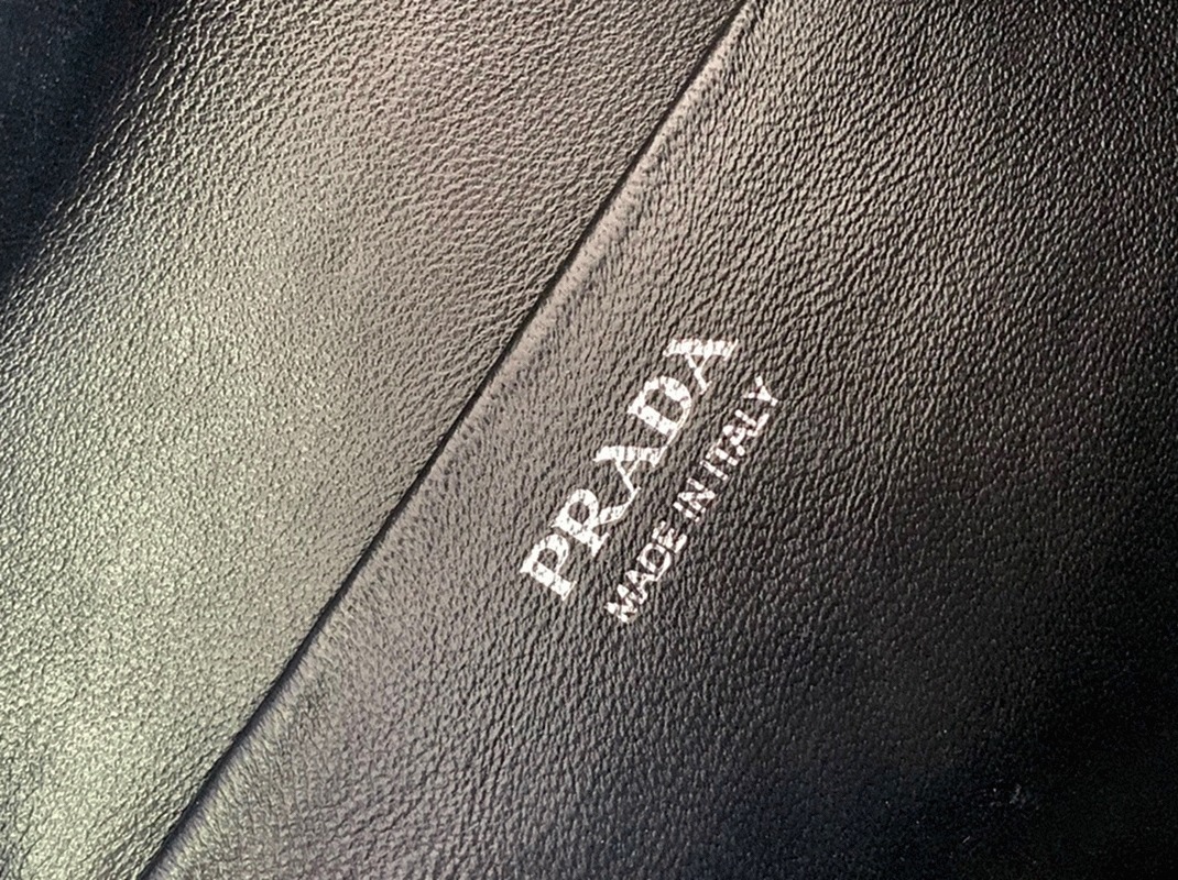 Prada Supernova Small Top Handle Bag Fake in Black