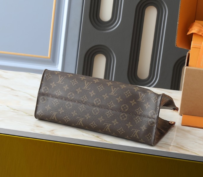 LV X TM Monogram Canvas OnTheGo MM With Bijou Edition