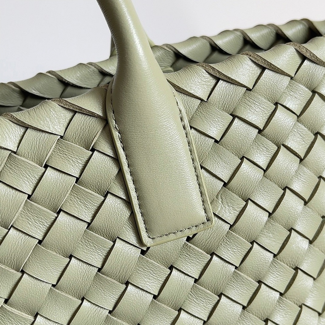 Top Quality Knockoff Bottega Veneta Cabat Mini Bag In Travertine Intrecciato Lambskin