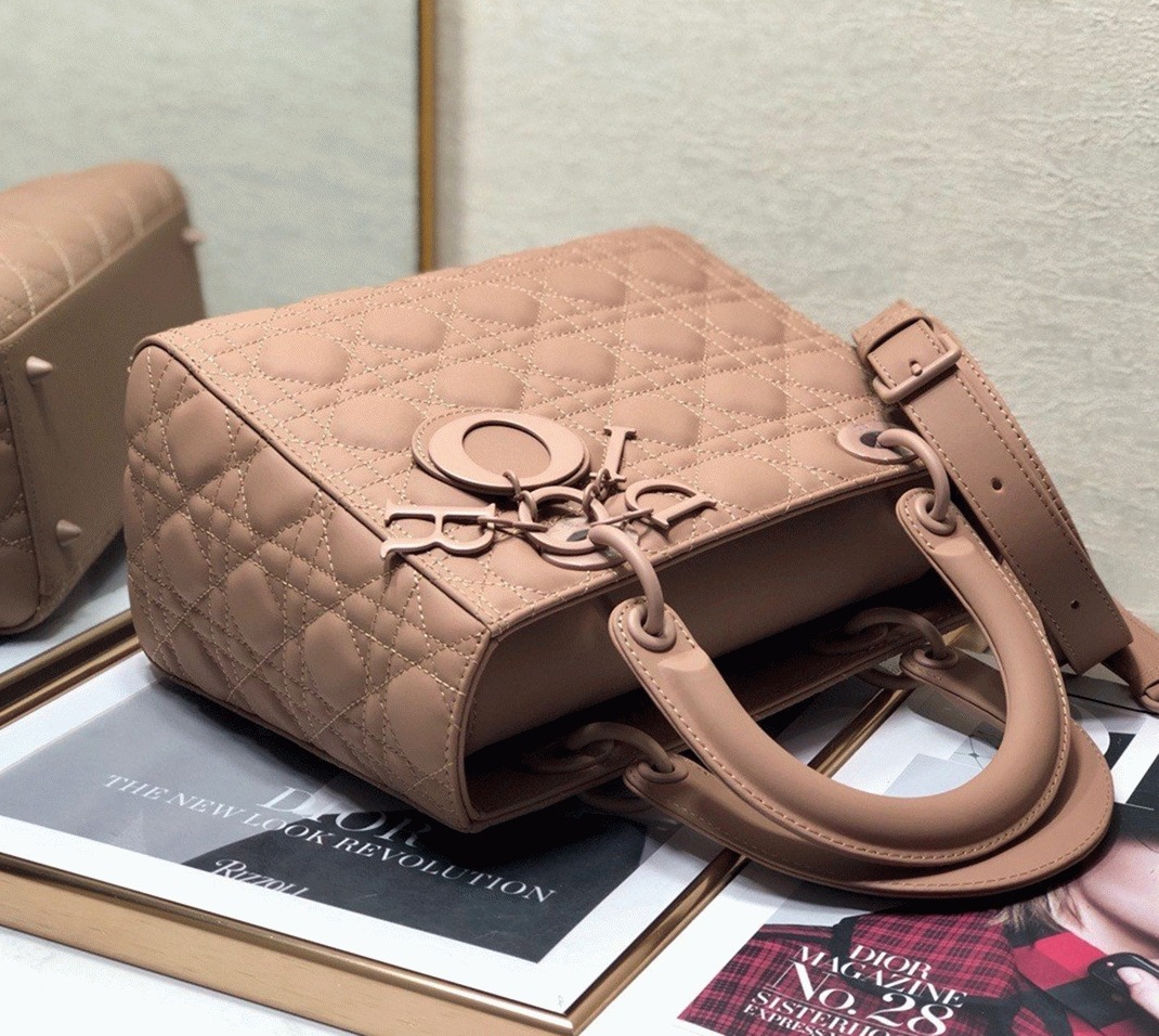 Dior Lady Dior Medium Bag Fake in Blush