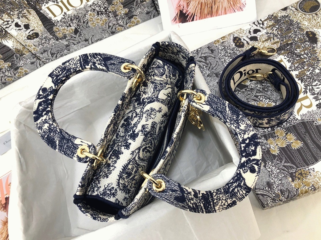 Dior Lady D-Lite Medium Bag Knockoff in Blue Toile de Jouy Embroidery
