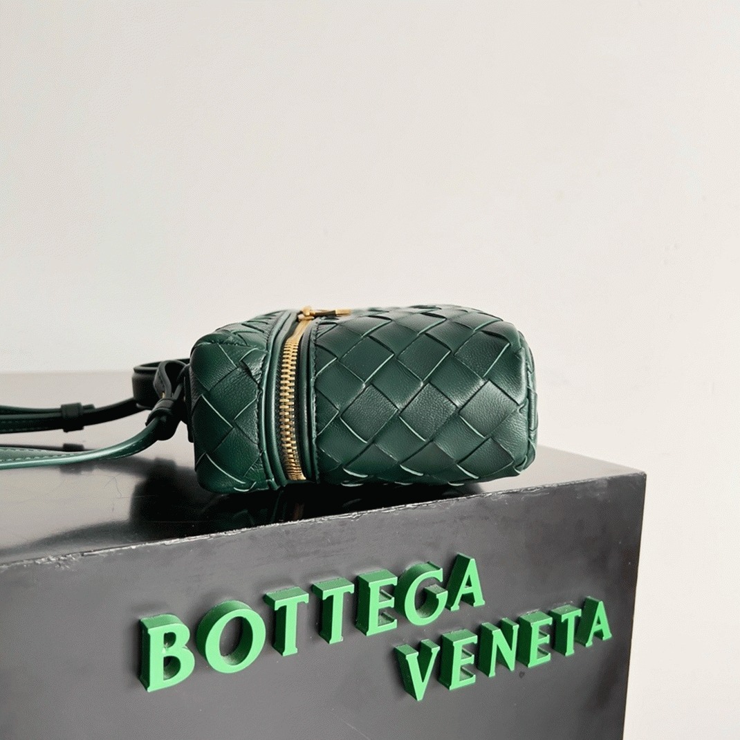 Fake Bottega Veneta Bang Bang Vanity Case Green