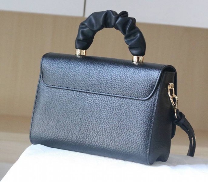 Louis Vuitton Taurillon Leather Twist MM Scrunchie Handle In Black