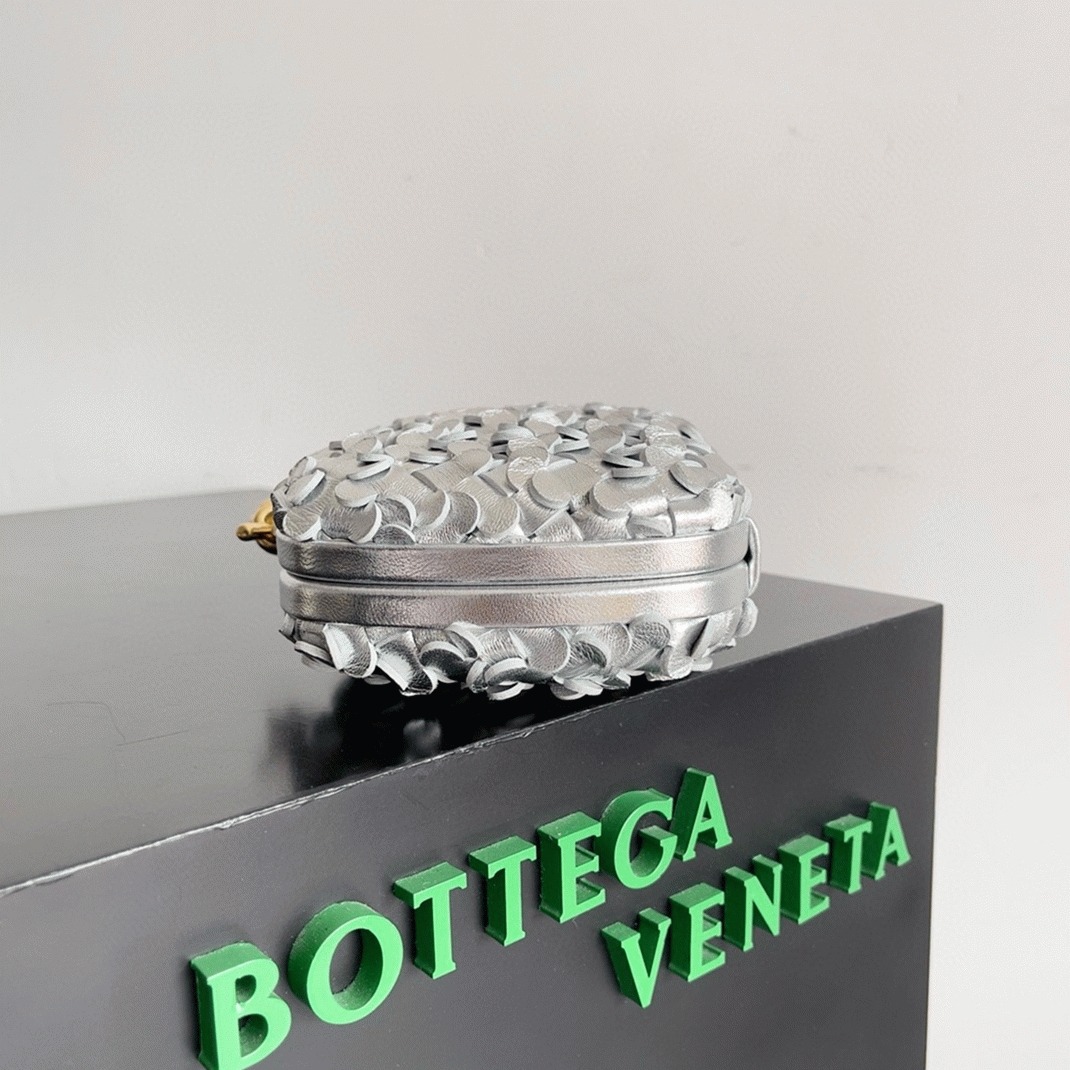 Replica Bottega Veneta Knot Minaudiere Clutch Silver Sequins