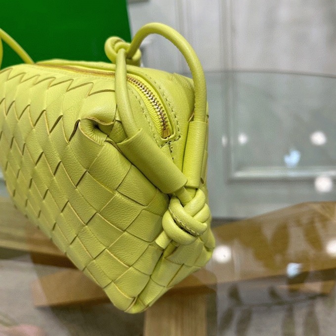 Knockoff Bottega Veneta Loop Small Bag Lantern