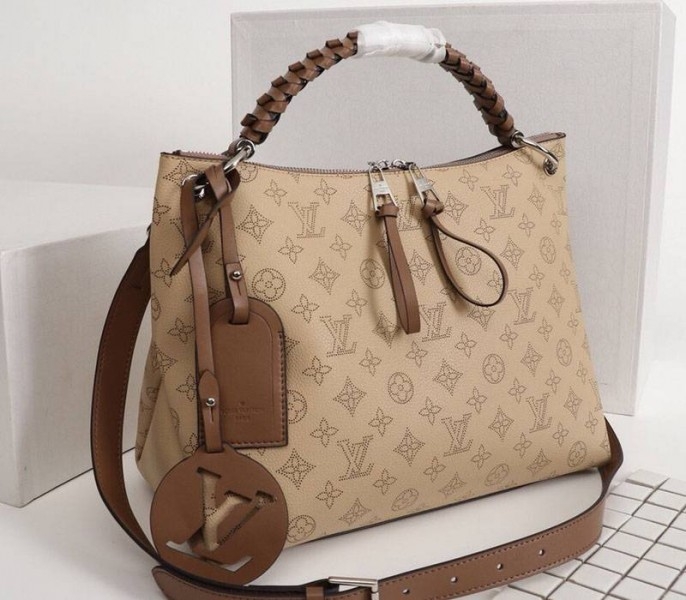 LV Mahina Beaubourg MM Hobo In Beige