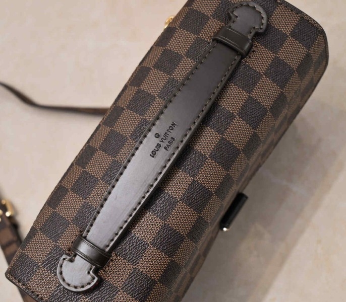 LV Damier Ebene Canvas Metis M40780