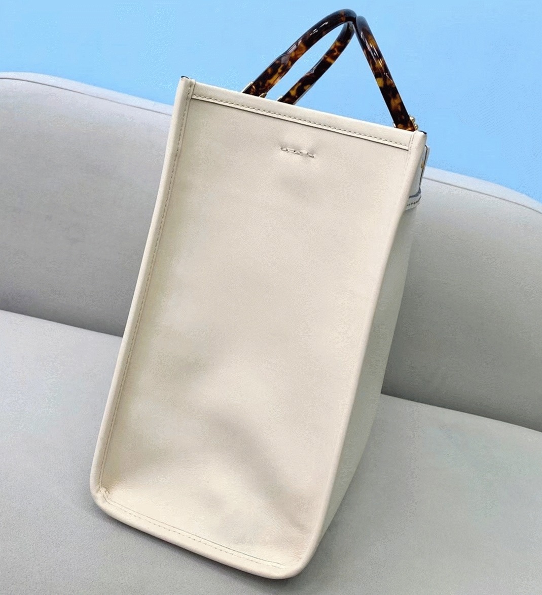 Top Quality Fake Fendi Sunshine Medium Tote Bag In White Calfskin