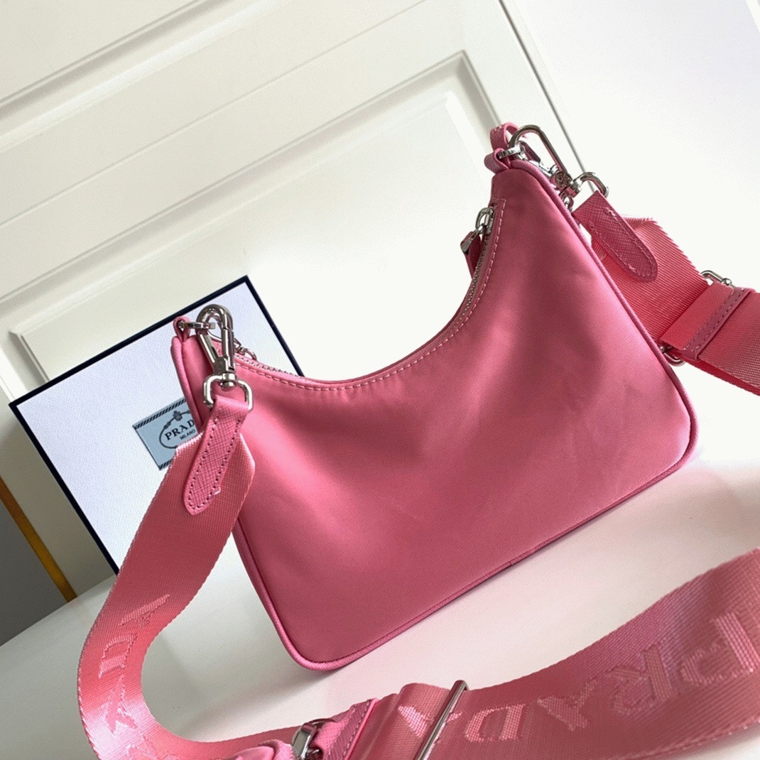 Prada Re-Edition Shoulder Bag Knockoff in Pink