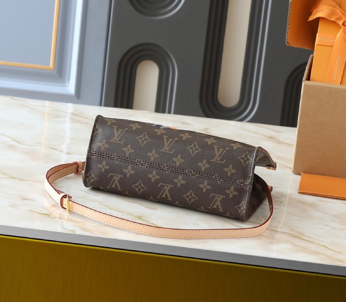 LV X TM Monogram Canvas OnTheGo PM With Bijou Edition
