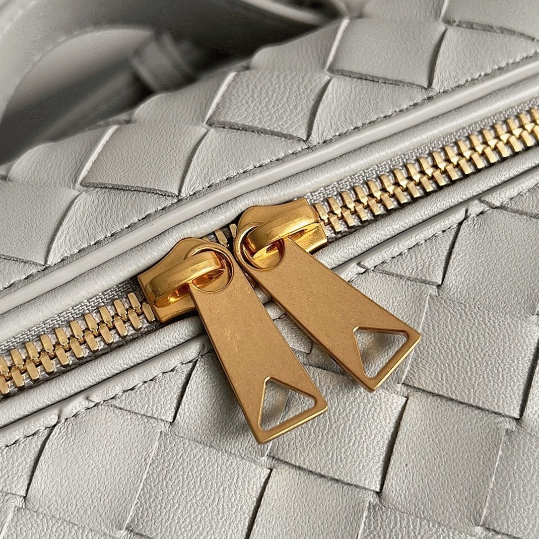 Replica Bottega Veneta Bang Bang Vanity Case Ivory
