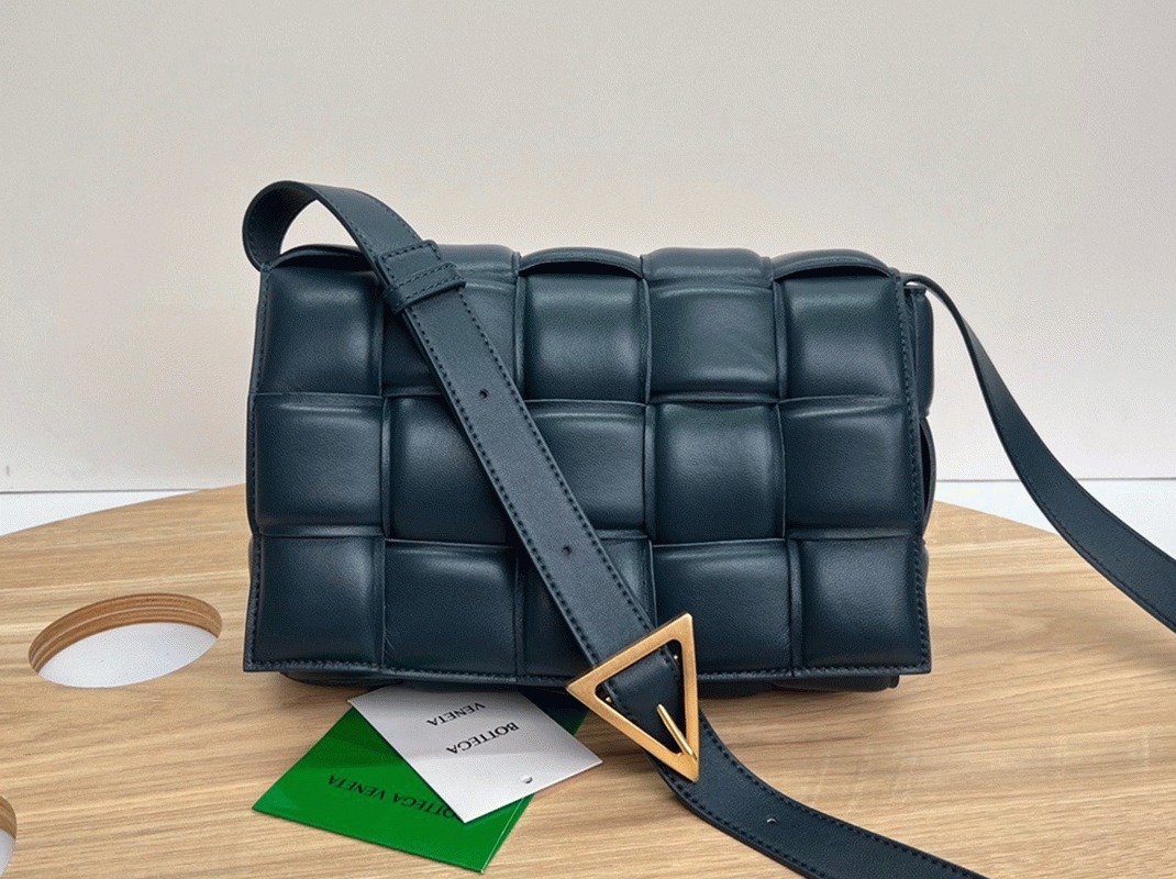 Top Quality Replica Bottega Veneta Padded Cassette Bag In Dark Blue