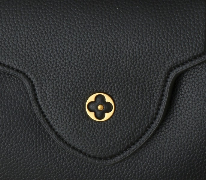 Louis Vuitton Capucines GM Souple Handbag In Black
