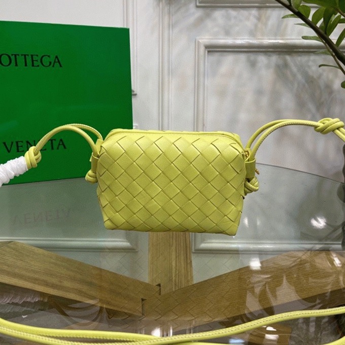 Knockoff Bottega Veneta Loop Small Bag Lantern