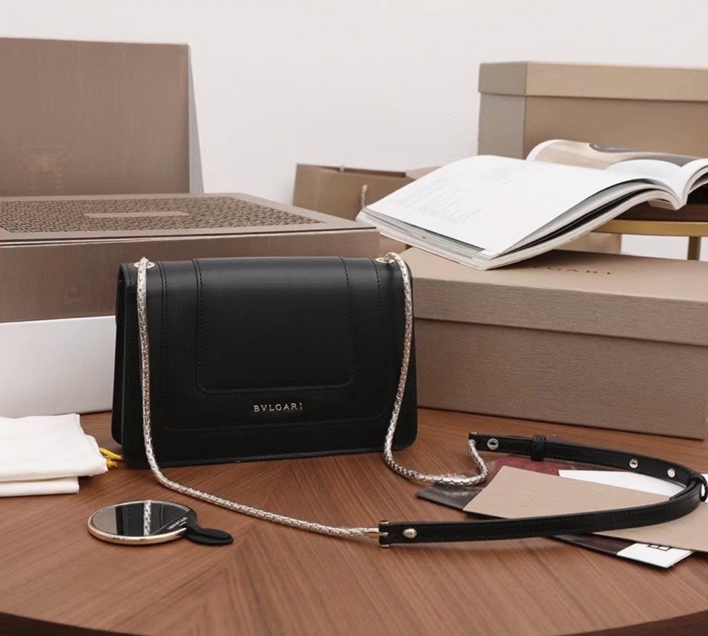 Replica Bvlgari Serpenti Forever Small Cross-body Bag Black Calfskin