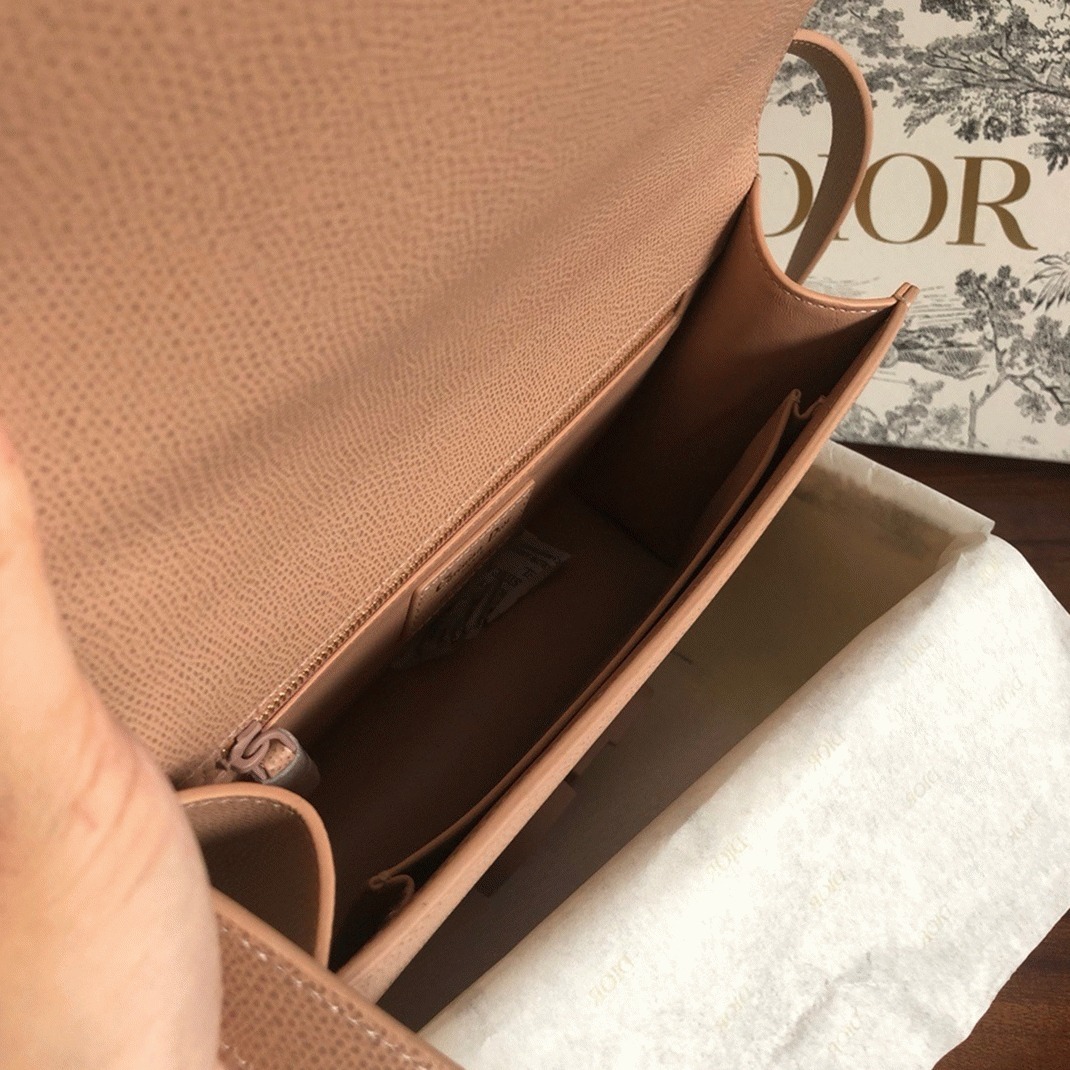 Dior 30 Montaigne Medium Bag Replica in Poudre Ultramatte Grained Calfskin
