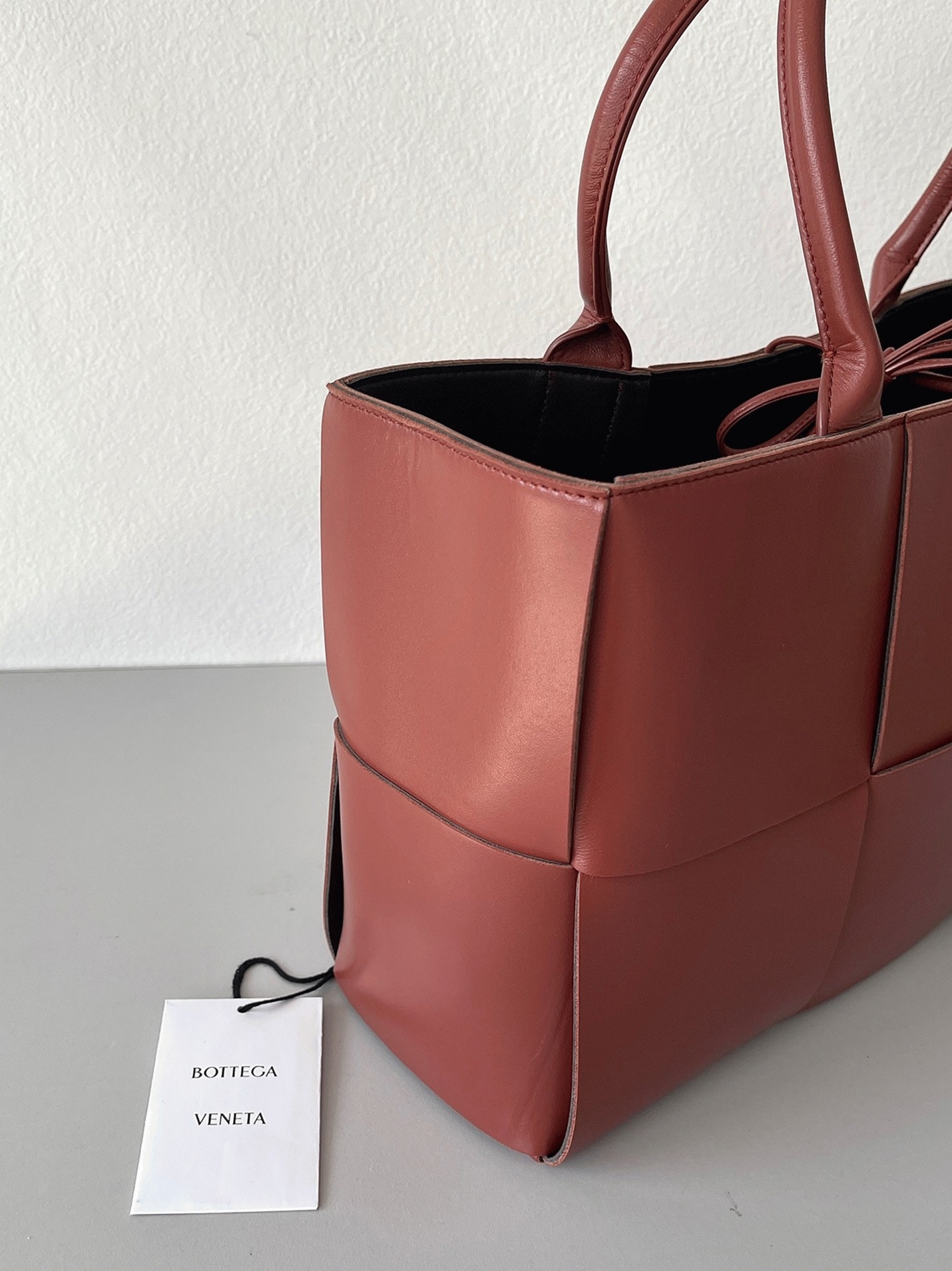 Replica Bottega Veneta Arco Medium Tote Maple