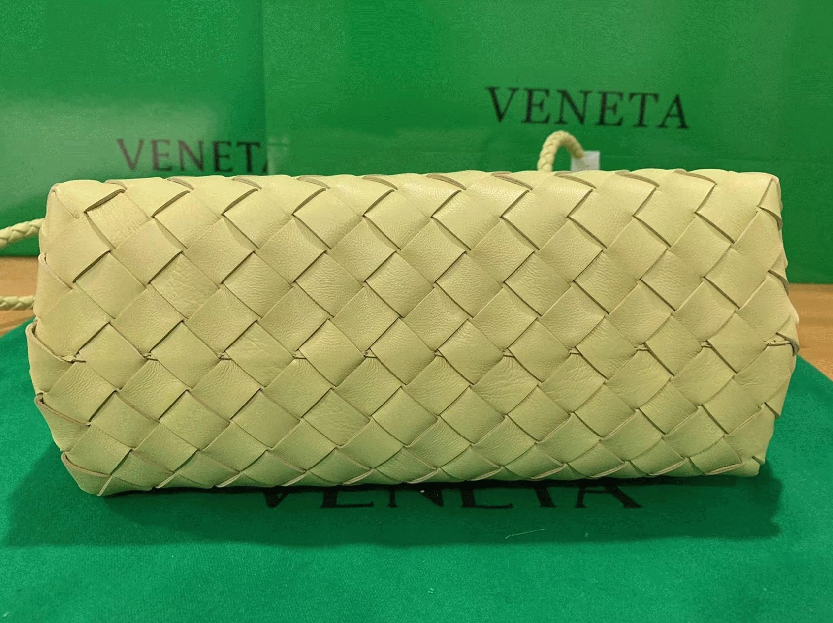 Replica Bottega Veneta Small Andiamo Bag Ice Cream