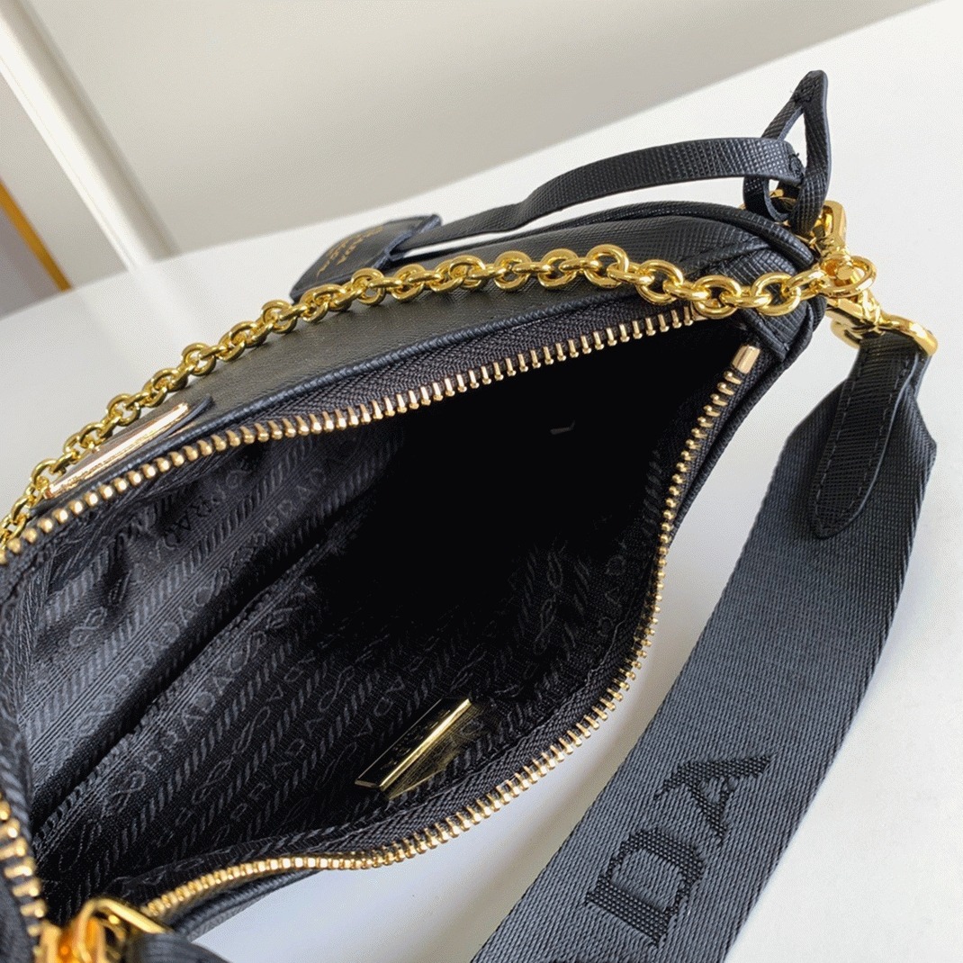 Prada Re-Edition 2005 Shoulder Bag Fake in Black