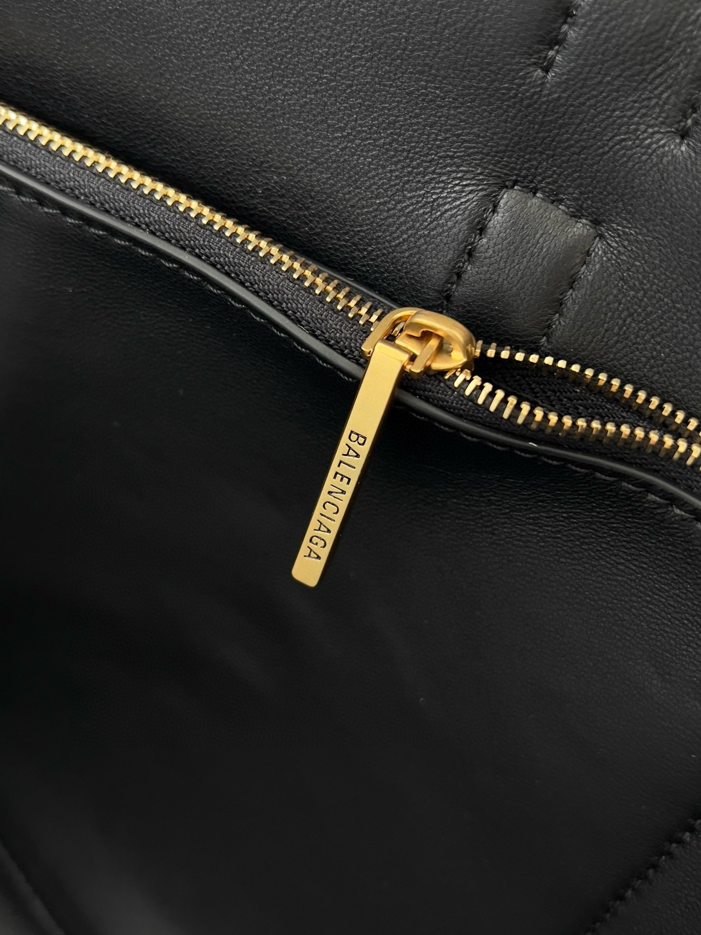 Knockoff Balenciaga Bel Air Carry All Medium Bag Black Calfskin