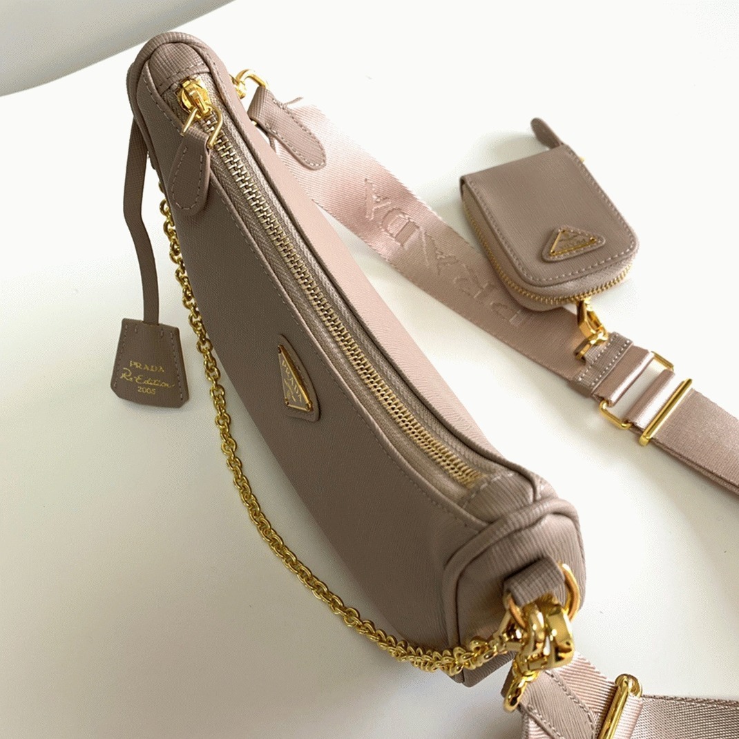 Prada Re-Edition 2005 Shoulder Bag Fake in Taupe